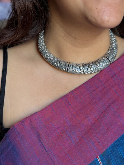 Self-Engraved Silver-Plated Hasli Necklace with Earrings