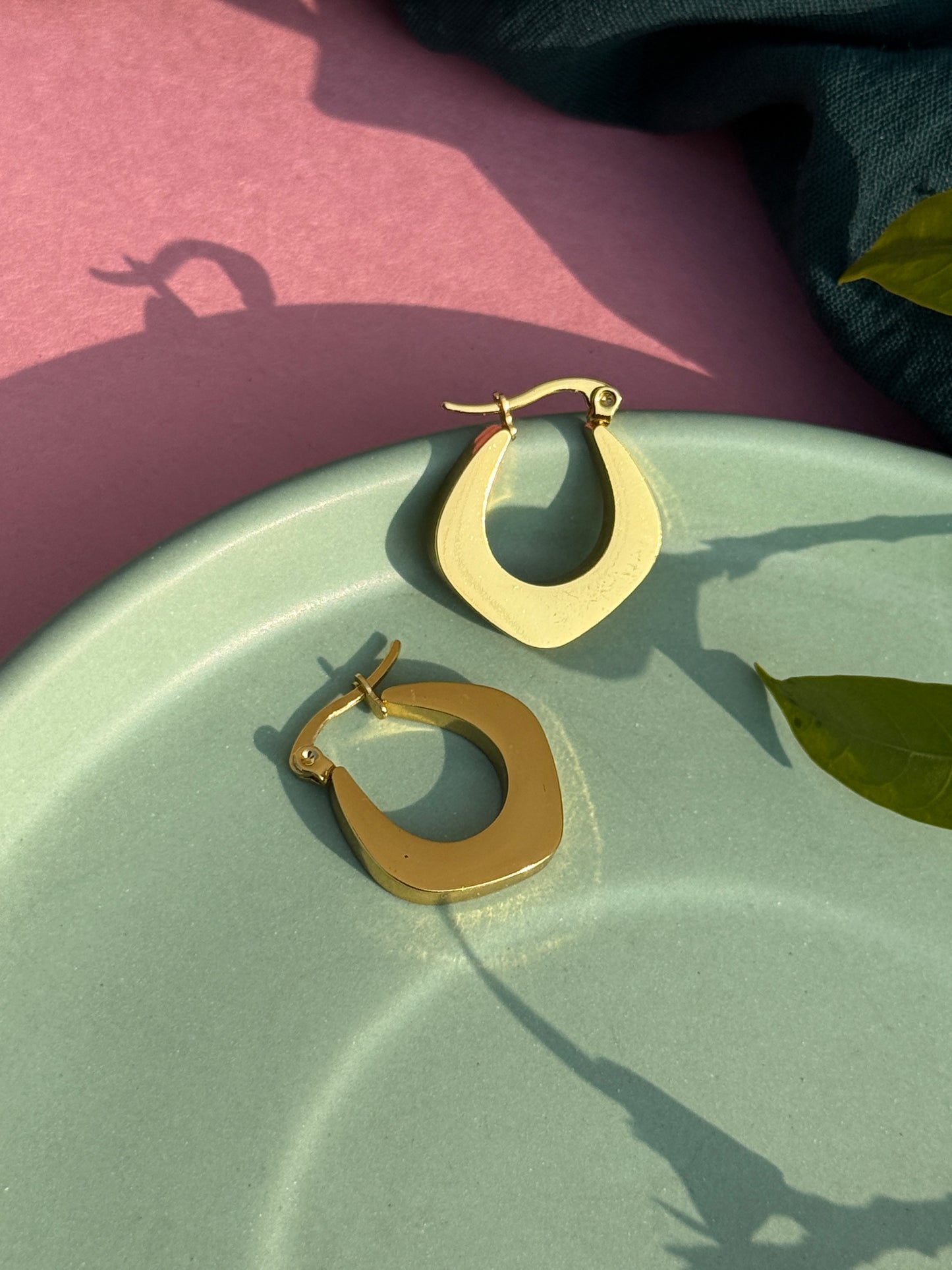 Modern Curve Anti-Tarnish Golden Hoop Earrings