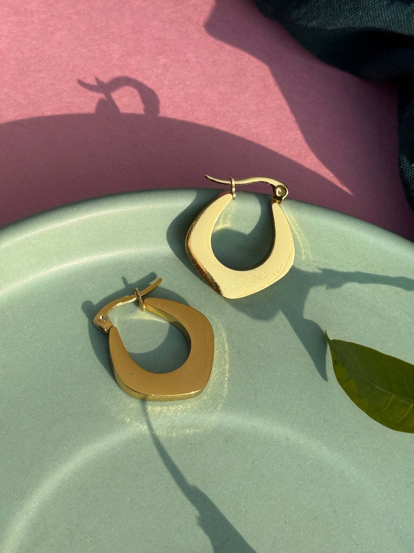 Modern Curve Anti-Tarnish Golden Hoop Earrings