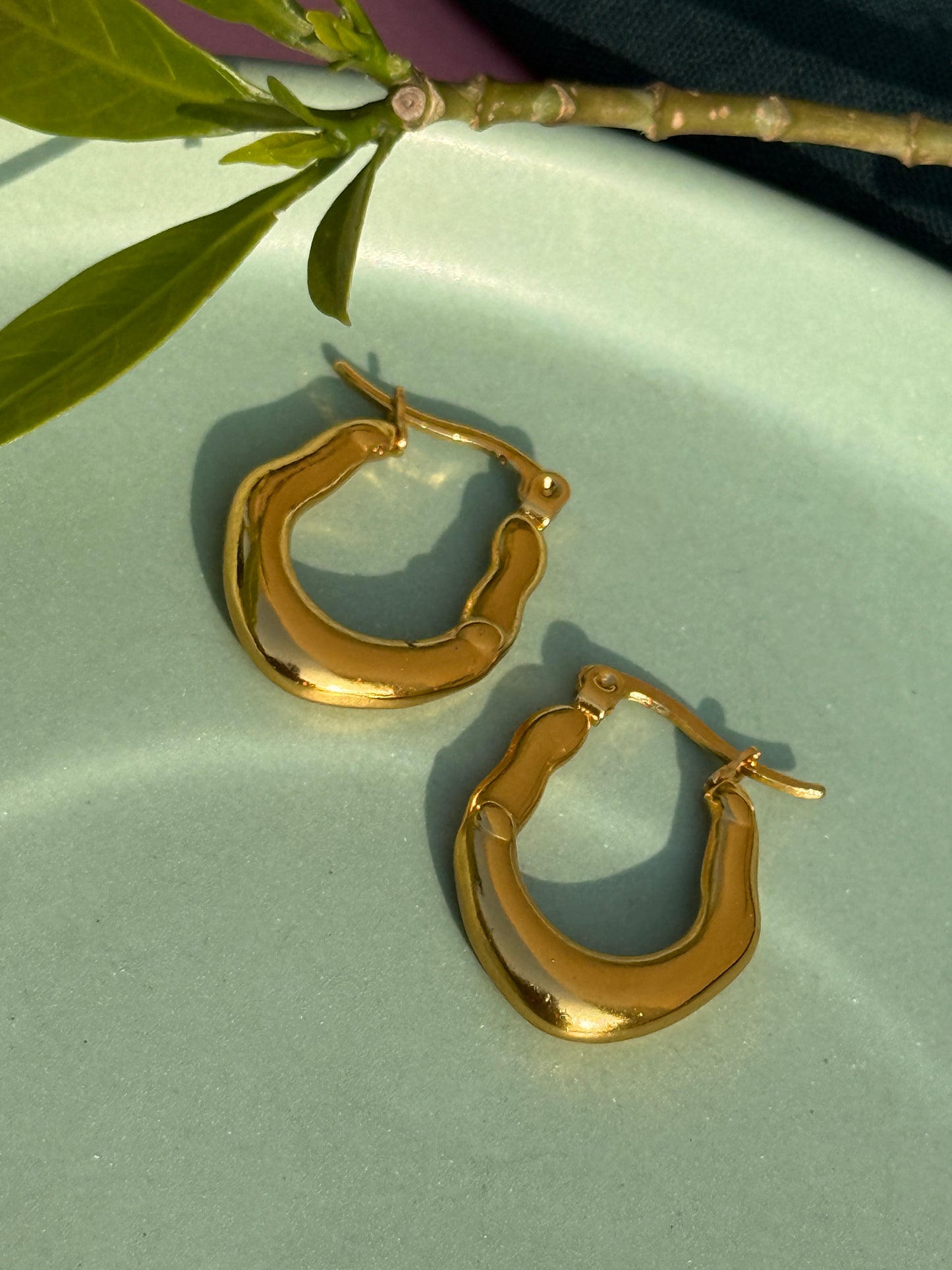 Golden Drift Hoops – Anti-Tarnish Earrings