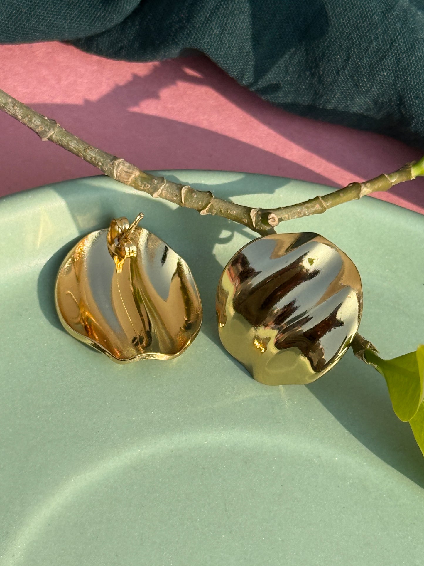 Soft Swirl Anti-Tarnish Golden Earrings