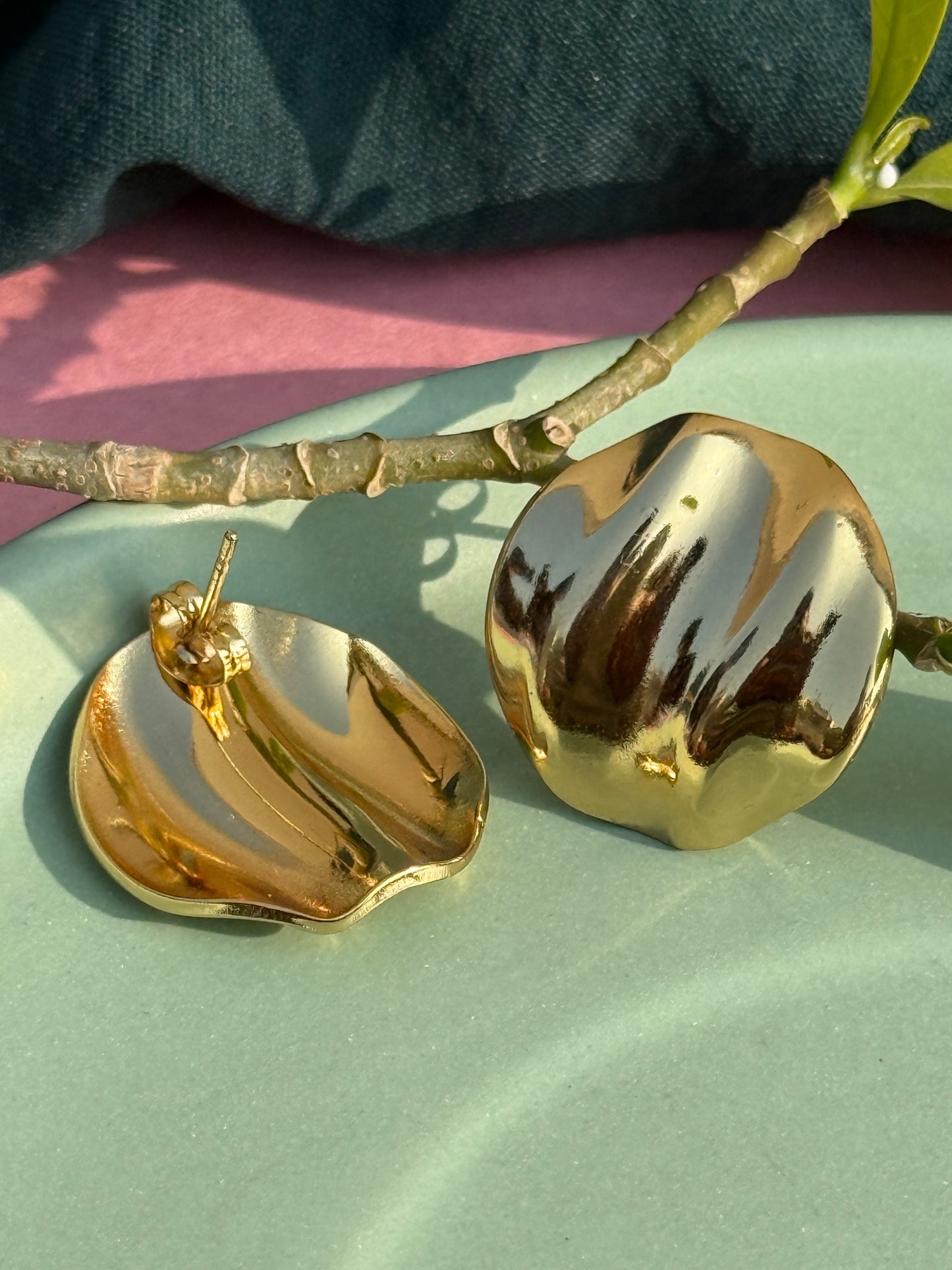 Soft Swirl Anti-Tarnish Golden Earrings