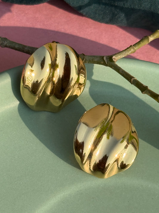 Soft Swirl Anti-Tarnish Golden Earrings