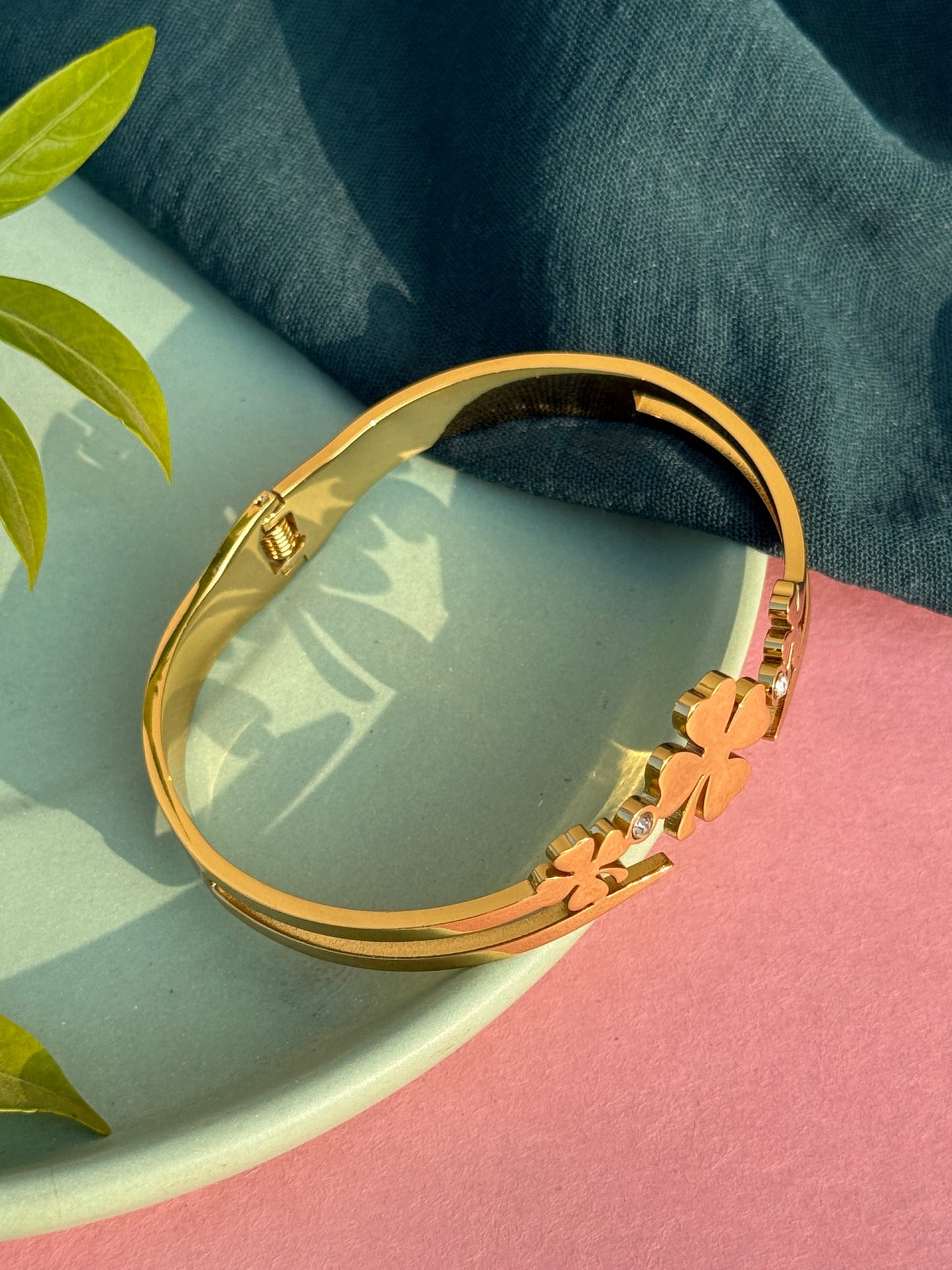 Lucky Clover Charm Anti-Tarnish Bracelet for Women