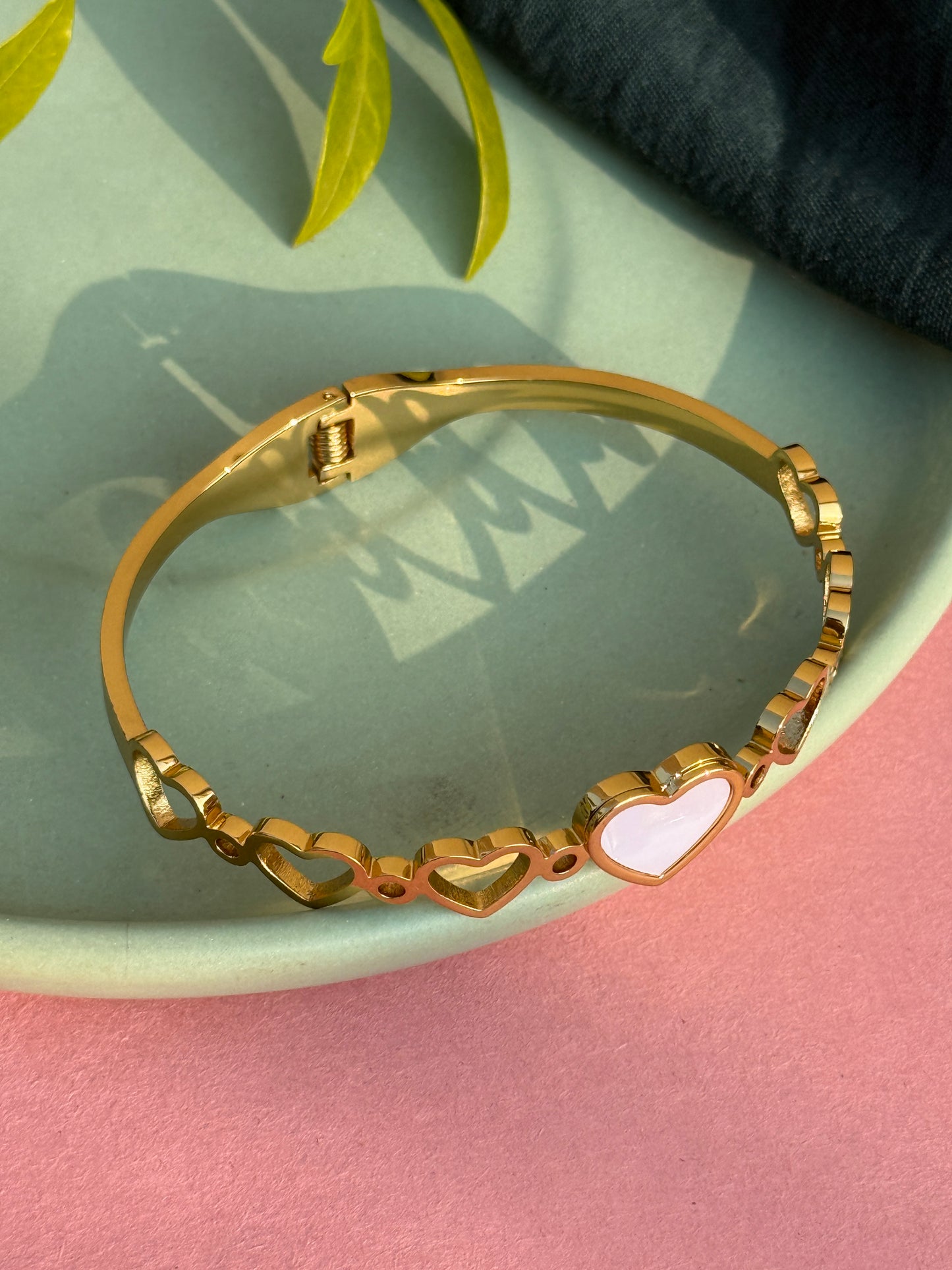 Hearts Anti-Tarnish Free-Size Bracelet for Women