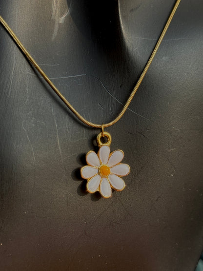 Daisy Charm Anti-Tarnish Pendant