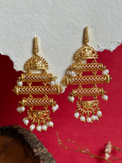 Gold-Toned Minimalist Earrings