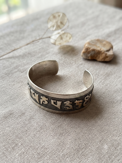 Oxidised Engraved Bracelet – Free Size