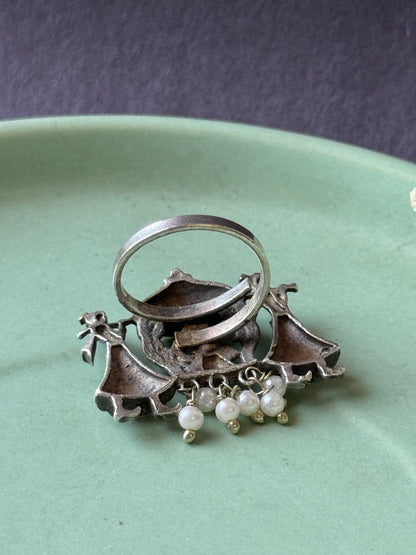 Dolly-Inspired Adjustable Finger Ring