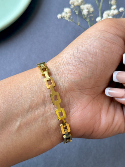 Eternal Shine Anti-Tarnish Statement Kada Bracelet | Free Size