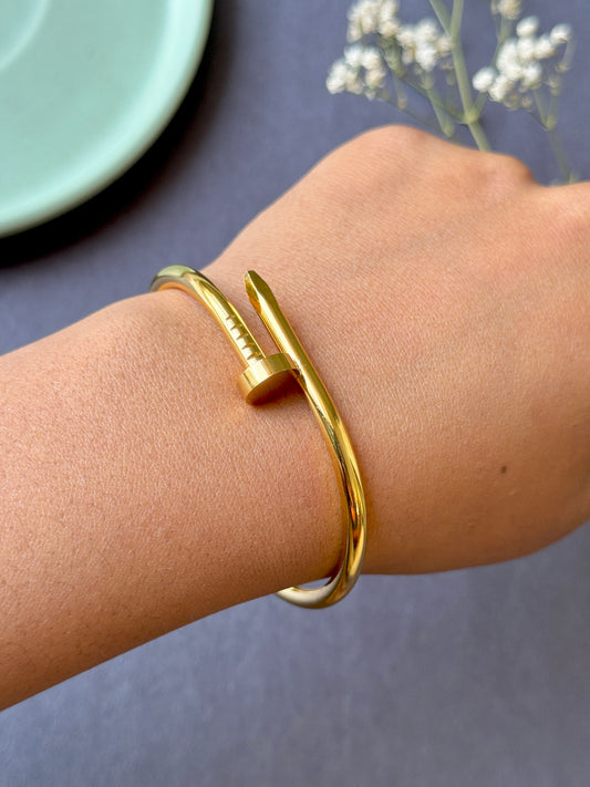 Anti-Tarnish Nail Statement Bracelet | Free Size