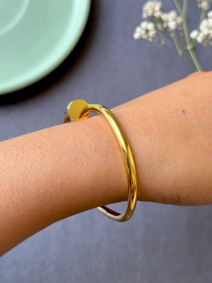 Anti-Tarnish Nail Statement Bracelet | Free Size