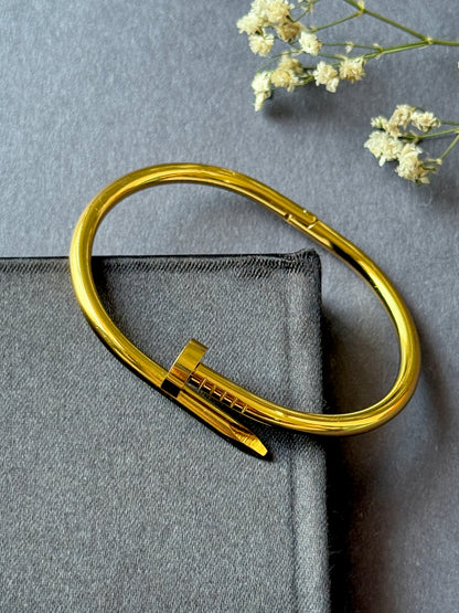 Anti-Tarnish Nail Statement Bracelet | Free Size