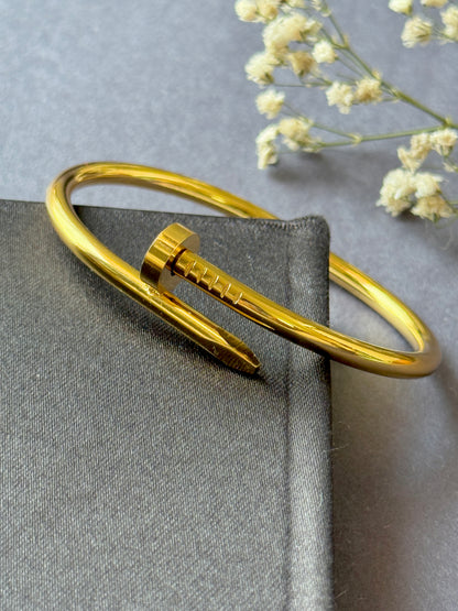Anti-Tarnish Nail Statement Bracelet | Free Size