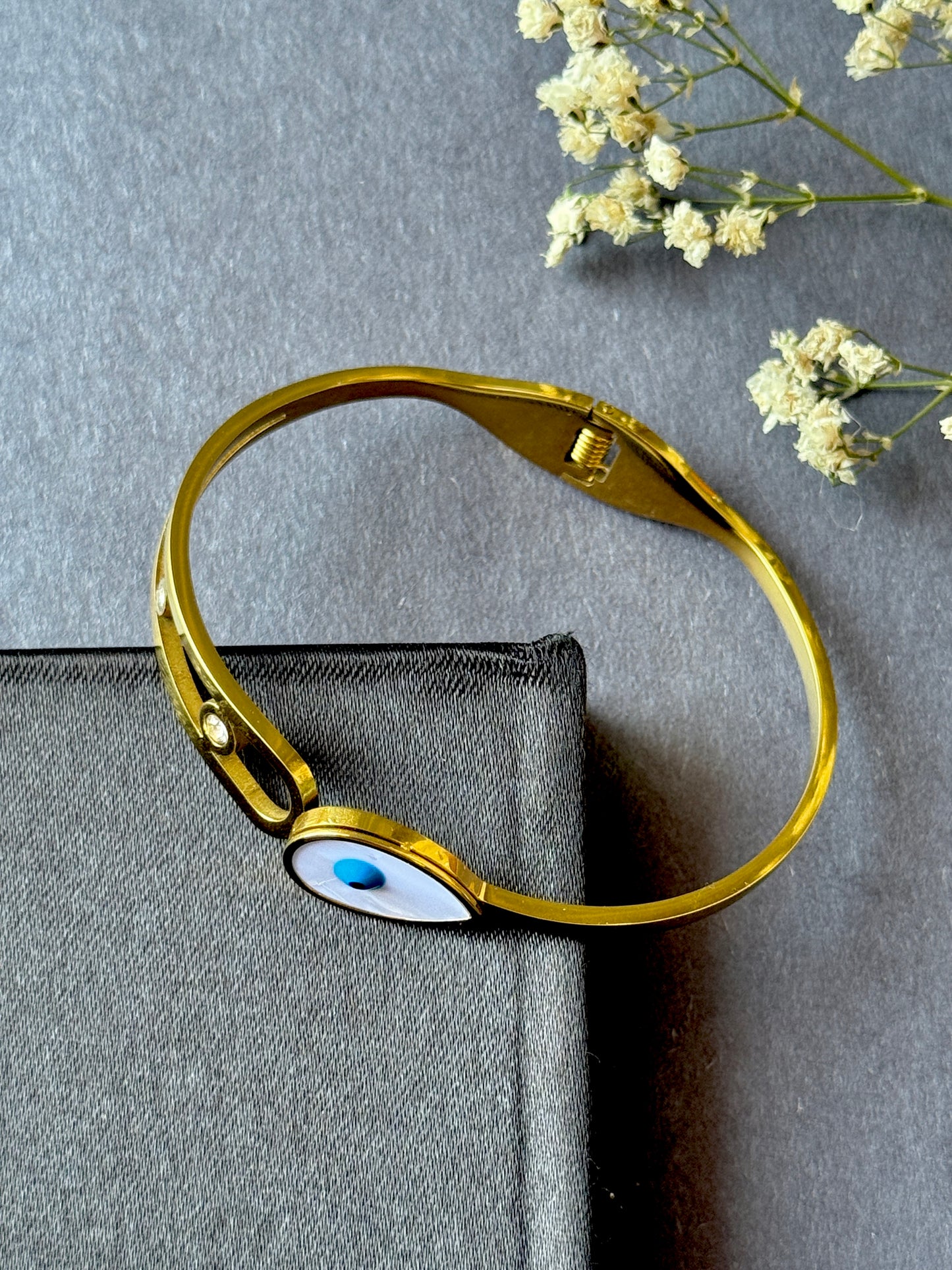 Anti-Tarnish Evil Eye Statement Bracelet | Free Size