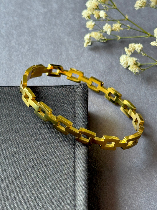 Eternal Shine Anti-Tarnish Statement Kada Bracelet | Free Size