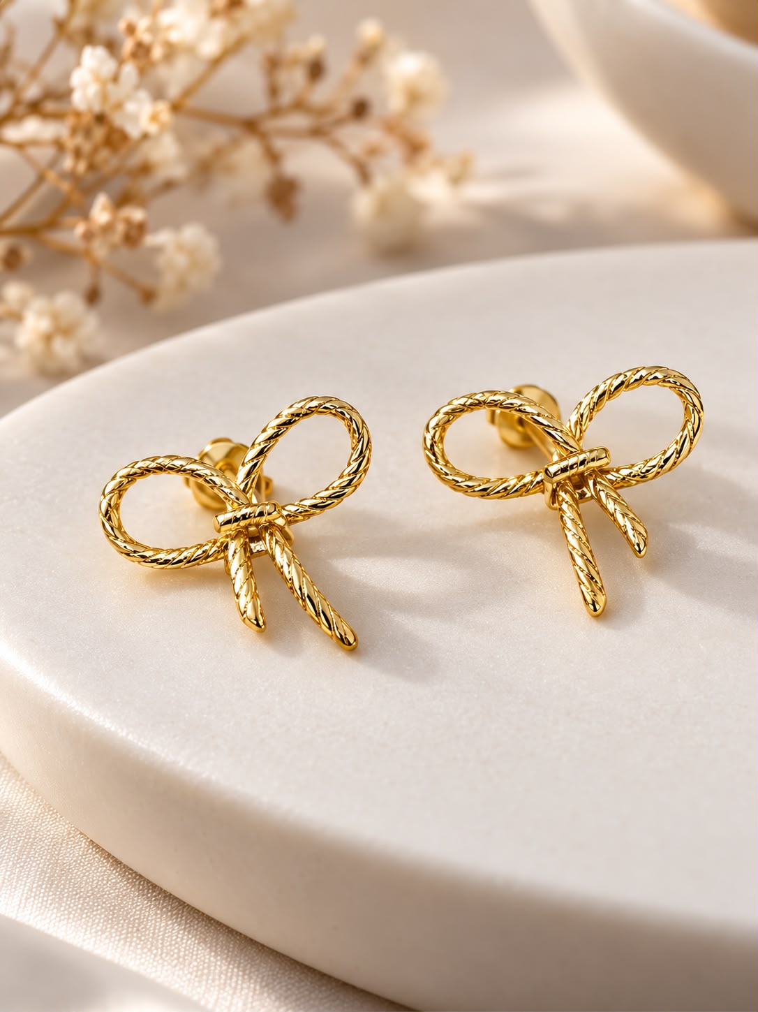 Bow Minimal Earrings – Anti Tarnish