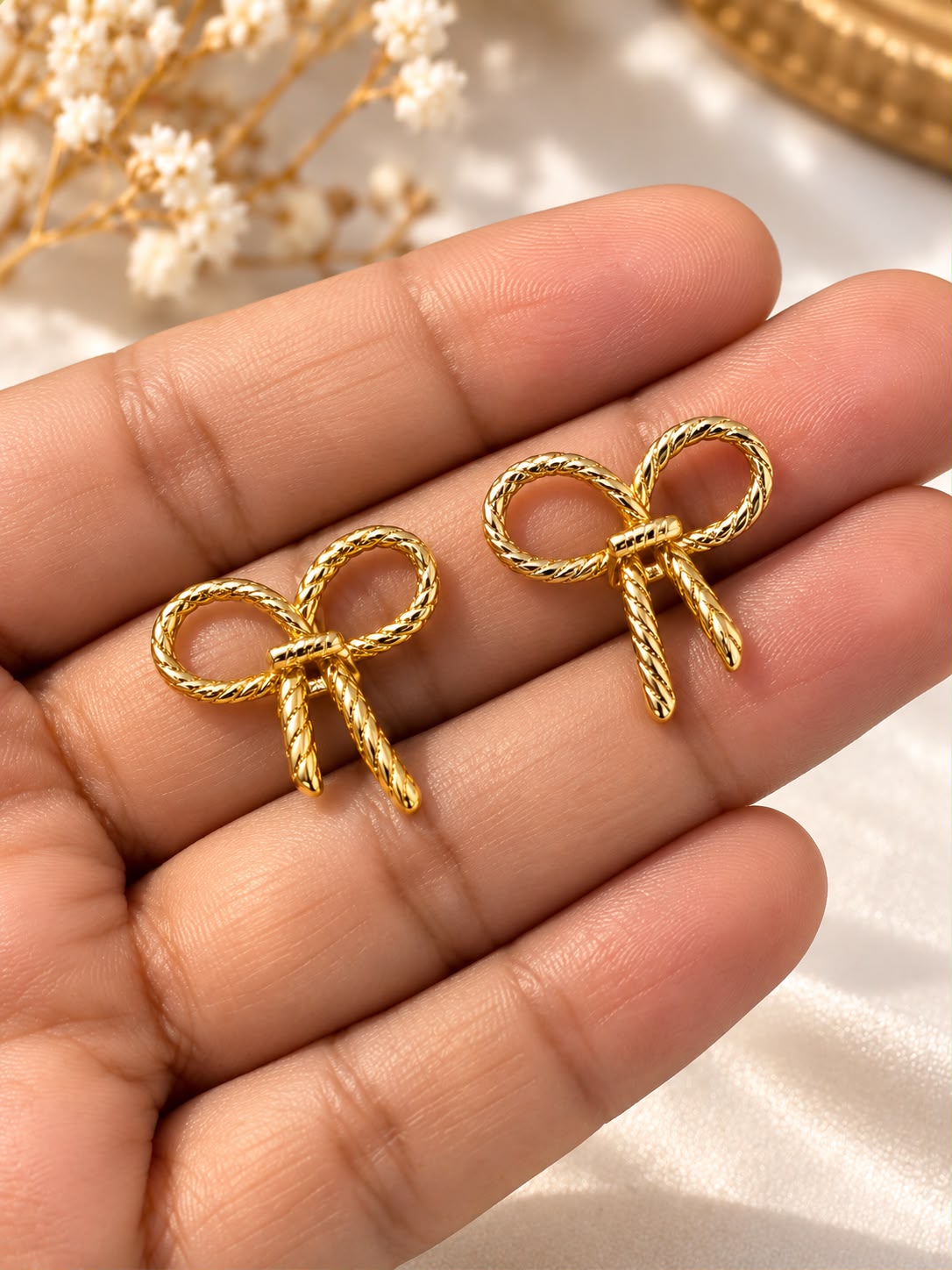 Bow Minimal Earrings – Anti Tarnish